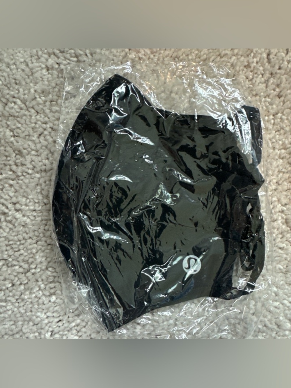 Lululemon Face Mask 2 Pack Black and Mauve - Picture 2 of 3